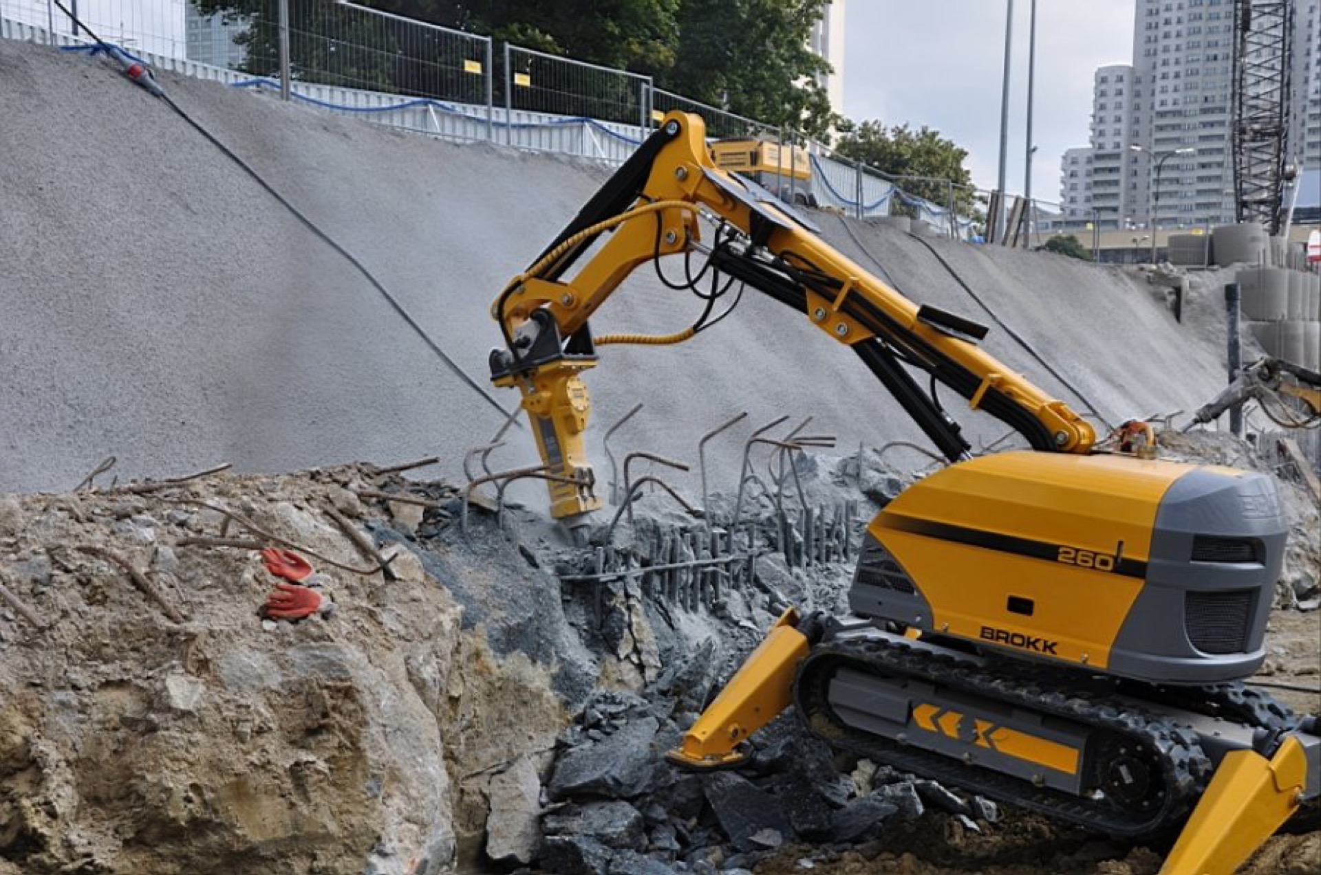 Roboty wyburzeniowe BROKK i HUSQUARNA