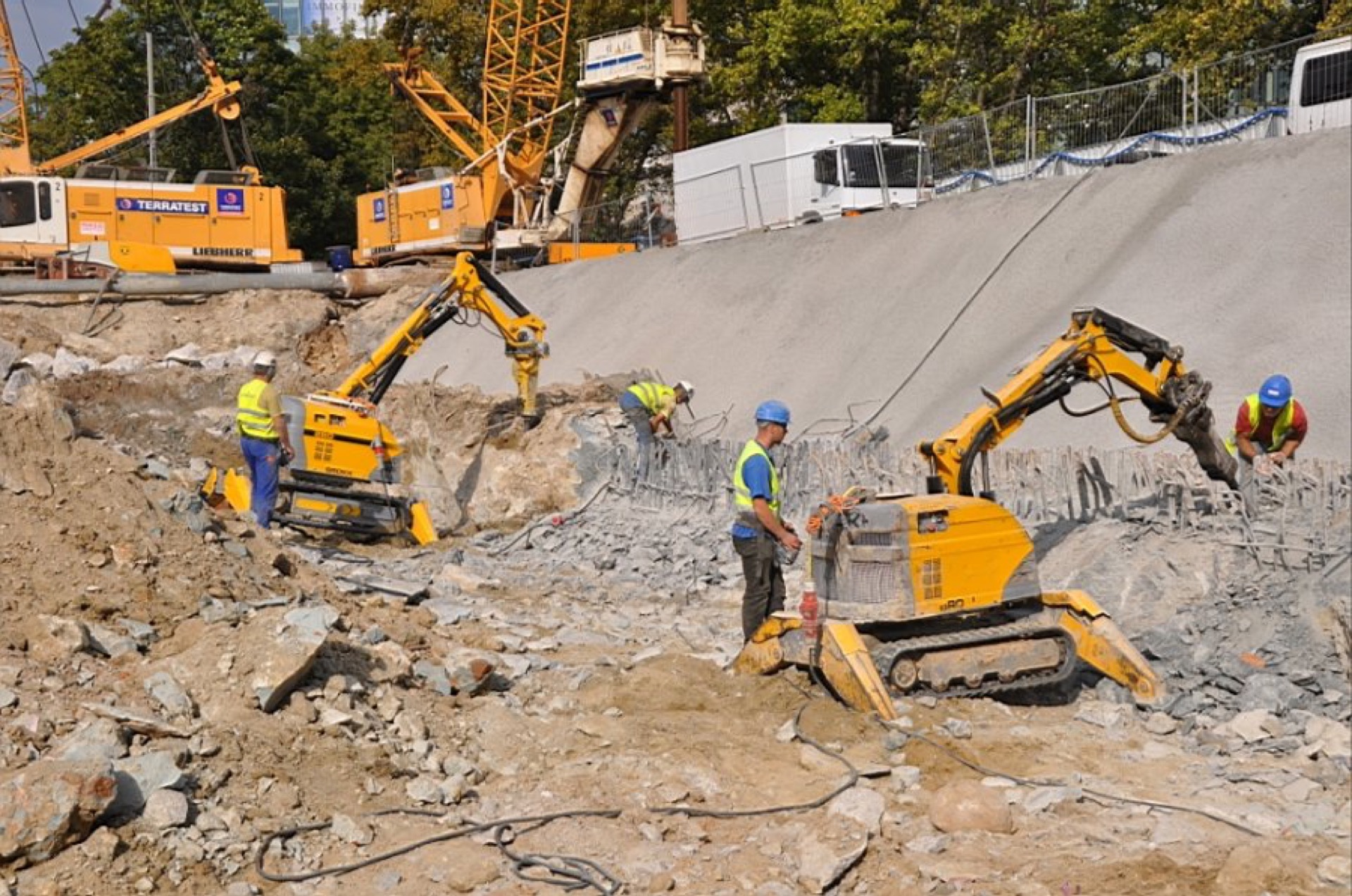 Roboty wyburzeniowe BROKK i HUSQUARNA