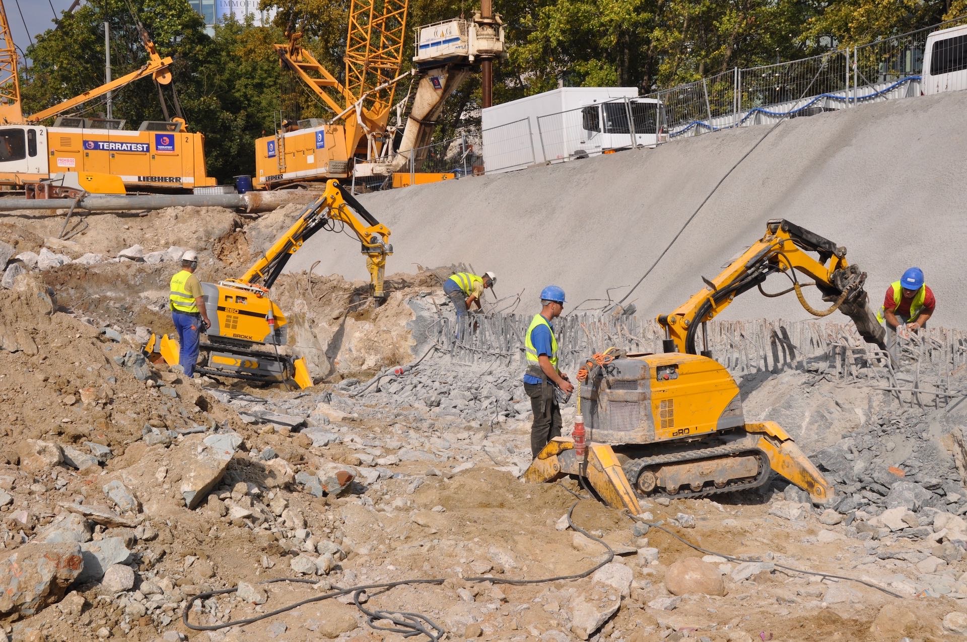 Roboty wyburzeniowe BROKK i HUSQUARNA